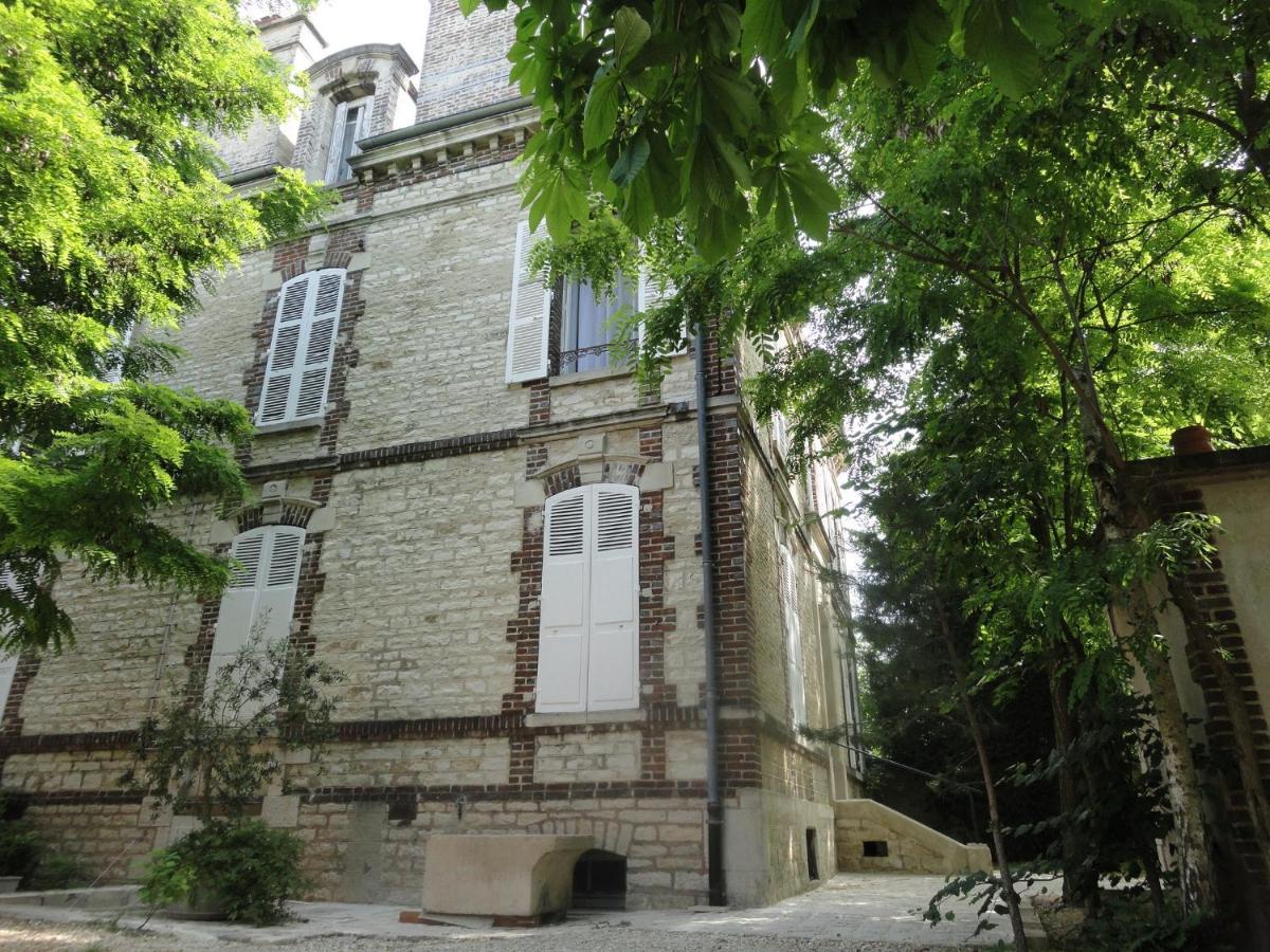 Au Fil De Troyes Bed & Breakfast Sainte-Savine Bagian luar foto