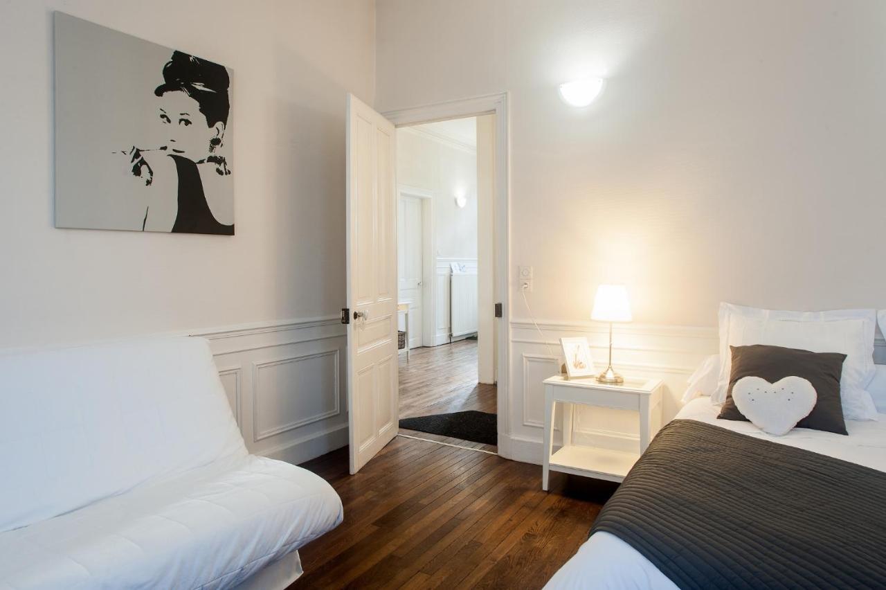 Au Fil De Troyes Bed & Breakfast Sainte-Savine Bagian luar foto