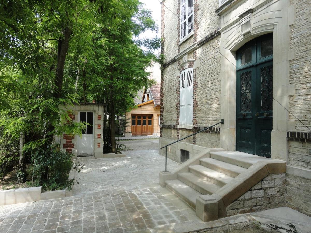 Au Fil De Troyes Bed & Breakfast Sainte-Savine Bagian luar foto