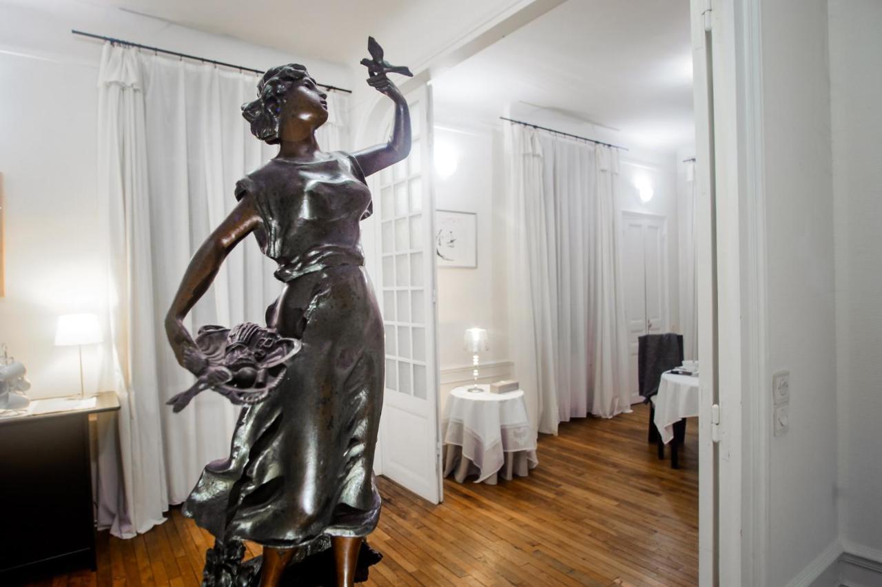 Au Fil De Troyes Bed & Breakfast Sainte-Savine Bagian luar foto