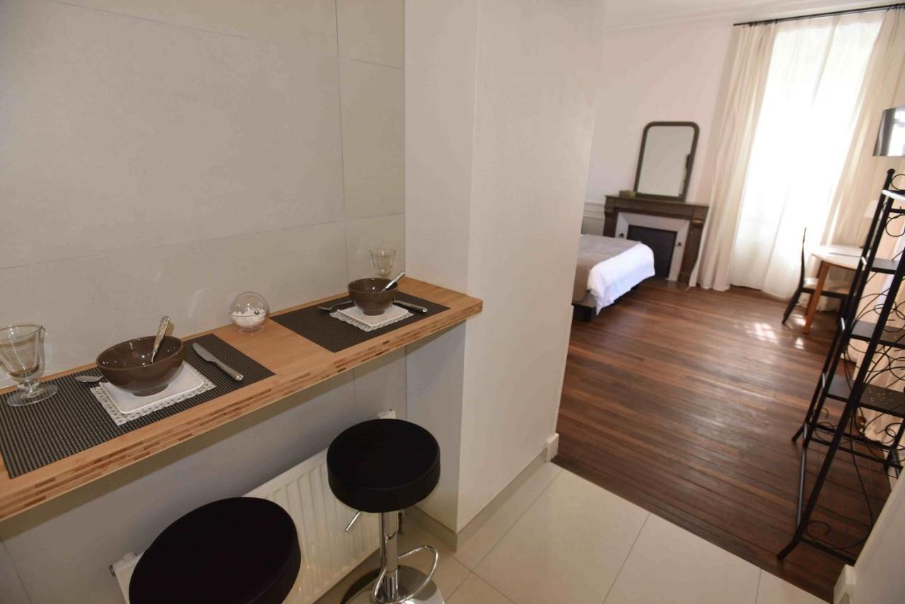 Au Fil De Troyes Bed & Breakfast Sainte-Savine Bagian luar foto